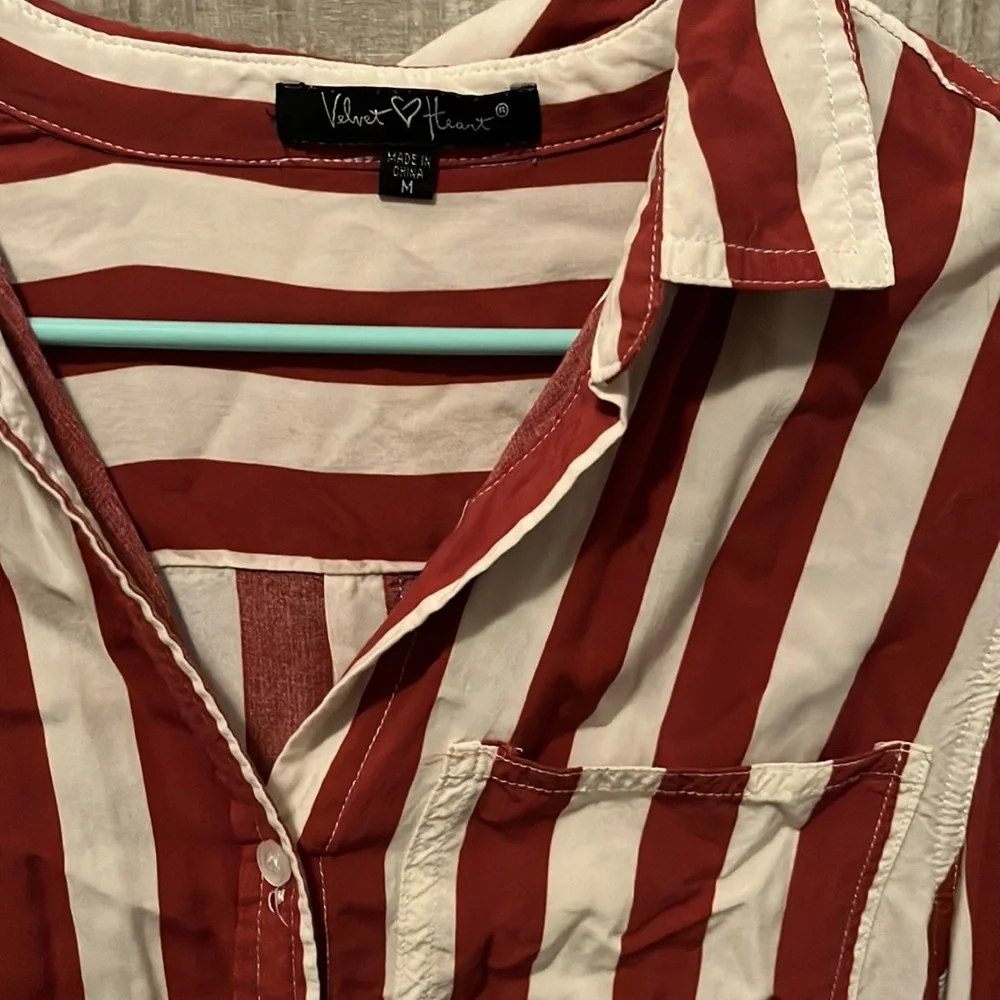 button down top - Picture 3 of 4